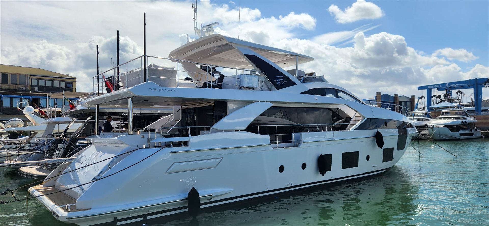 the yacht (2)YEVN